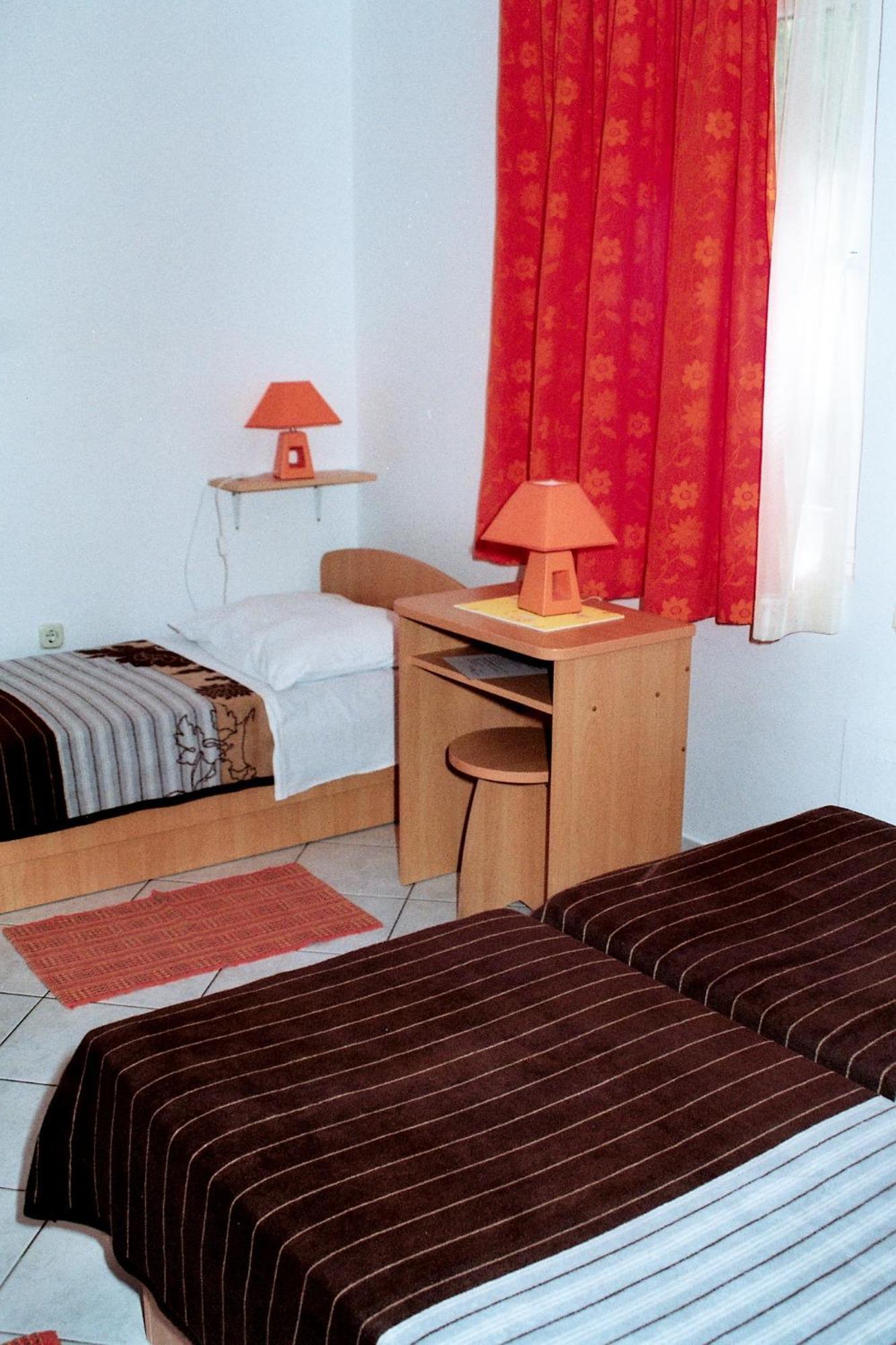 Hostel Amfora Fažana エクステリア 写真