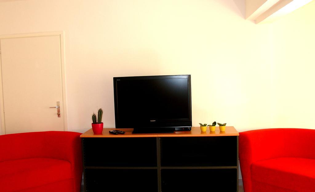 Hostel Amfora Fažana エクステリア 写真